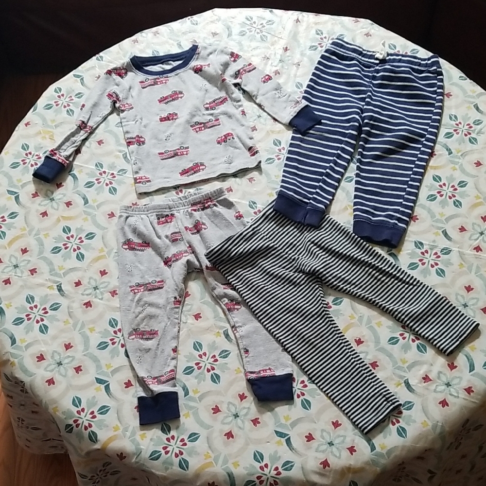 ❣5 for $25 Sale❣Carter's Firetruck Pajama Set with 2 Pair Navy Striped Leggings